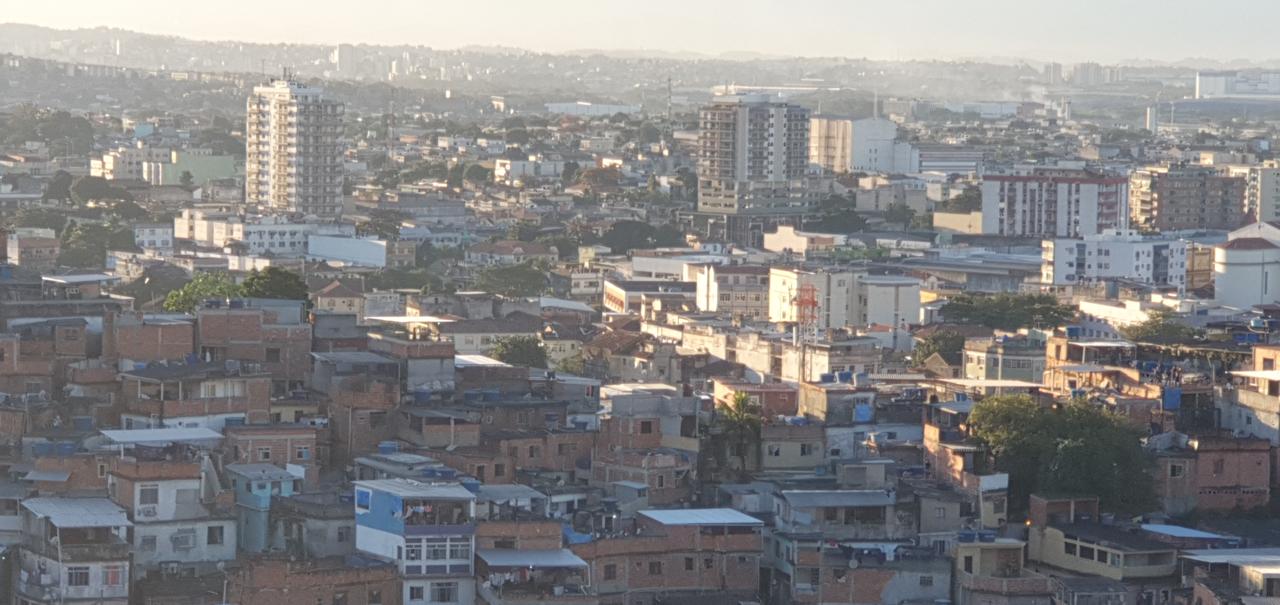 Mata atlântica e mirantes no Rio de Janeiro